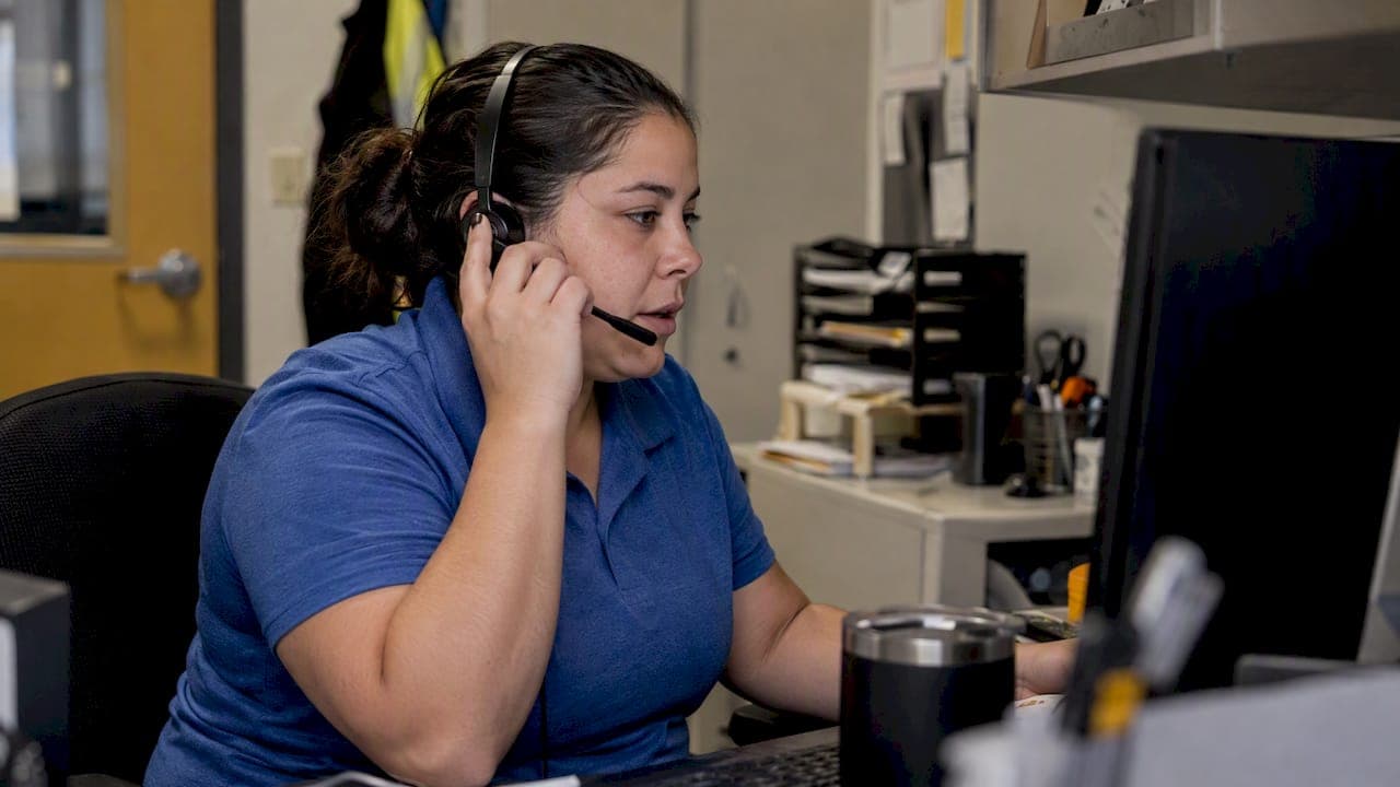 Plumbing Dispatcher Scripts: 5 Intake Questions and Copy Ready Lines